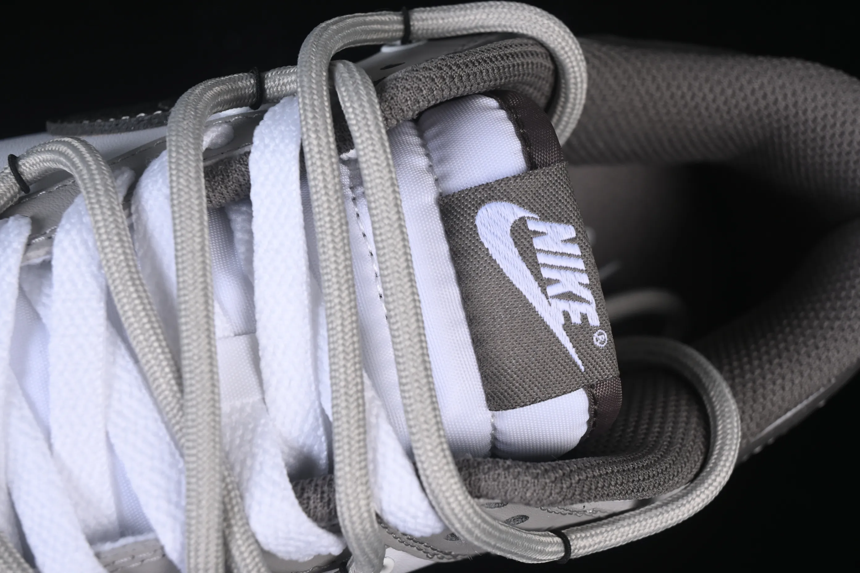 All Categories Nk SB Dunk Series Nk SB Dunk Low High-end Customized Low-top Shoes Nike SB Dunk Low "Just Do It" Straps Anniversary High-end Customized Low-top Casual Shoes HF5441-111
